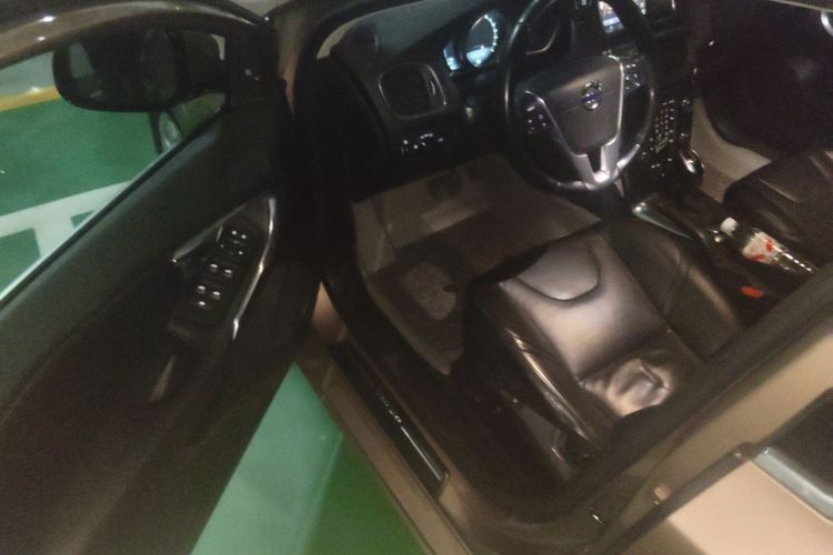 Used Volvo V40 2013 2.0T Zhiya Edition