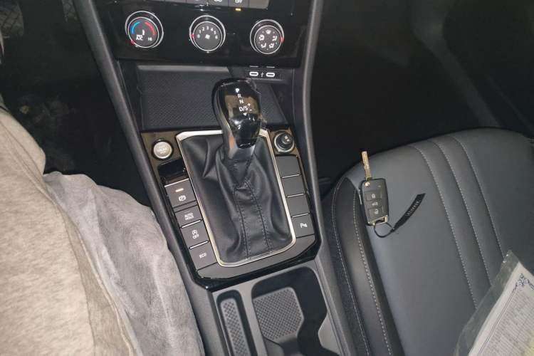 Used Volkswagen Sagitar 2026 Model 30 Million Units Selected 300TSI DSG Surpassing Edition
