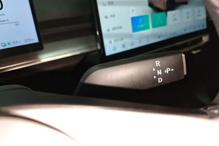 Used Venucia VX6 2025 Large Flat-Layout 520 Pro