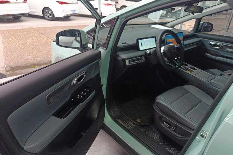 Used AION Y 2023 Younger