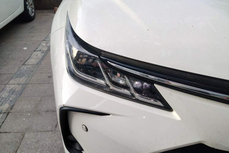 Used Toyota Corolla 2021 Dual-Motor 1.8L E-CVT Elite Edition
