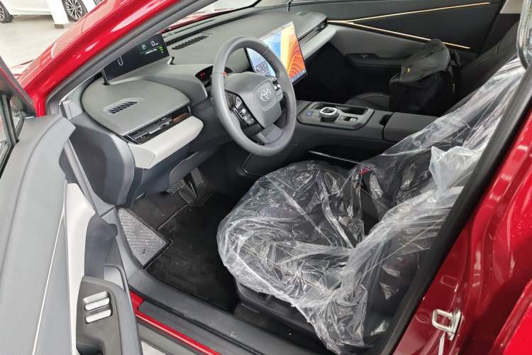 Used Toyota bZ5 2025 Model 550 PRO Driver Seat