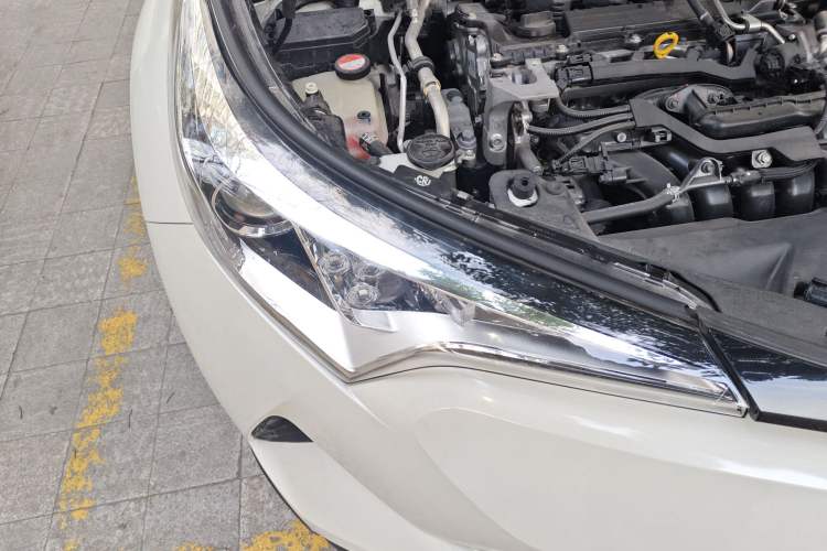 Used Toyota C-HR 2018 2.0L Leading with Sunroof China V Standard