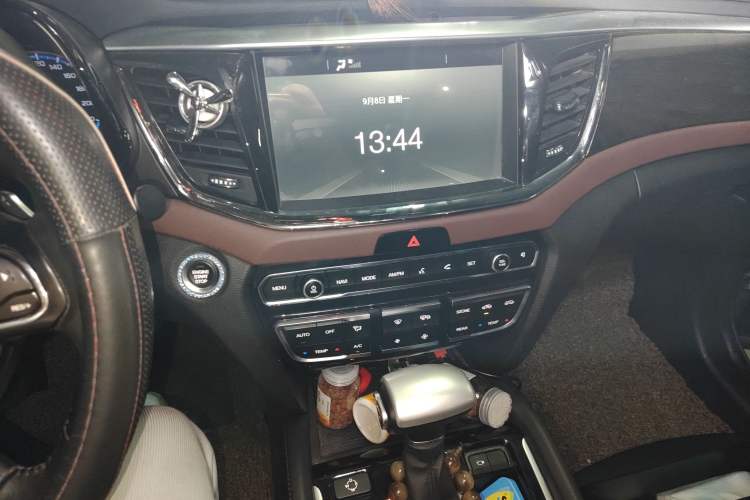 Used GAC Trumpchi GS8 2017 320T Four-Wheel Drive Luxury Smart Connectivity Version (7 Seats)