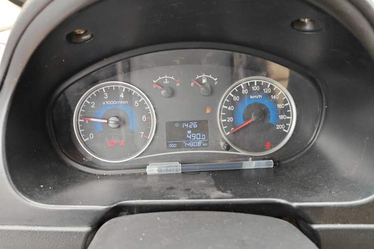 Used Dongfeng Fengon 330 2014 1.5L Manual Utility Version DK15 Instrument Cluster
