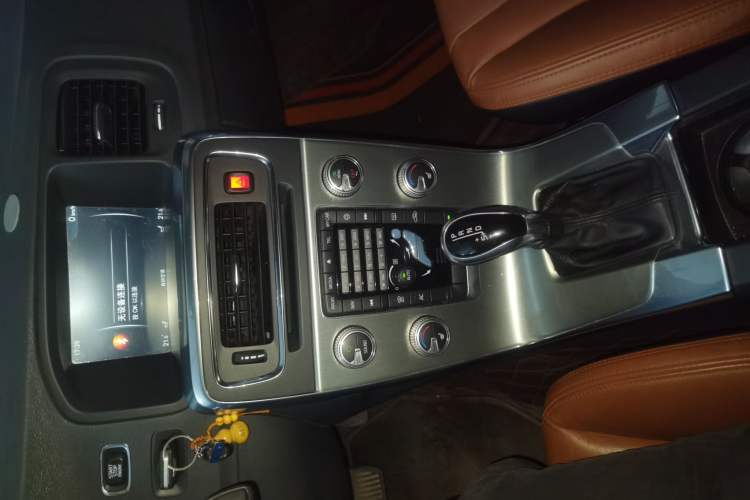 Used Volvo S60 2015 S60L 2.0T Zhiyuan Edition
