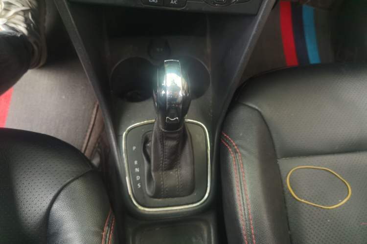 Used Volkswagen Polo 2016 1.4L Automatic Trendy Model Gear Lever