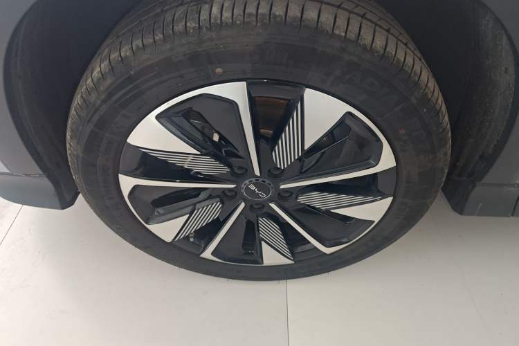 Used BYD Song PLUS New Energy 2025 DM-i Smart Drive 112KM Prestige Model
