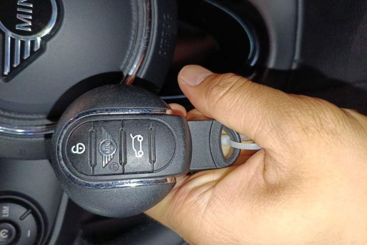 Used MINI 2021 1.5T COOPER Classic Edition Interior 1