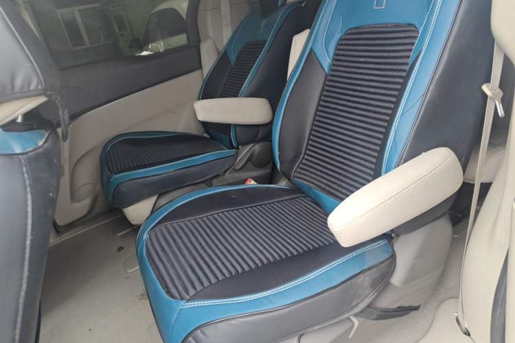 Used Buick GL8 2011 2.4L CT Luxury Business Comfort Edition Left Rear Seat