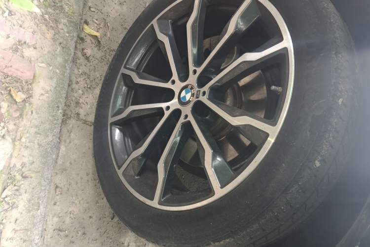 Used BMW X4 2021 Restyled xDrive 25i M Sport Night Edition Package Right Front Wheel Hub