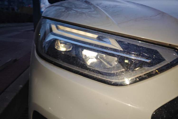 Used Audi Q5L Sportback 2022 40 TFSI Luxury Model Right Front Headlight