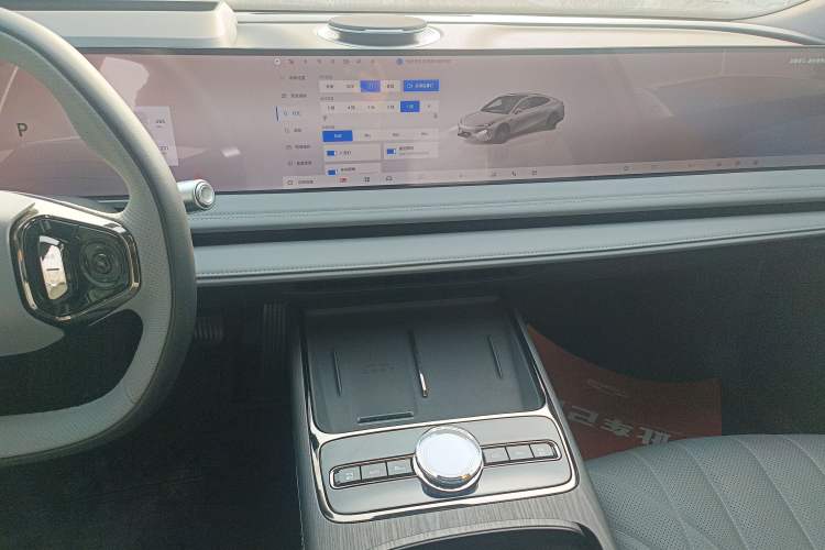 Used Geely Galaxy E8 2025 700 km Long-Range Intelligent Driving Version