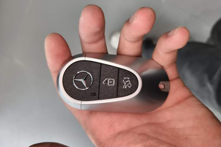 Used Mercedes-Benz C-Class 2023 Revised C 200 L Sport Edition Vehicle Key