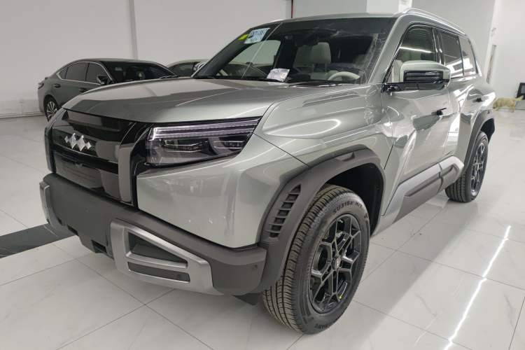 Used Formula Leopard Titanium 3 2025 501 km Range Rear-Wheel Drive Intelligent Driving Max Edition