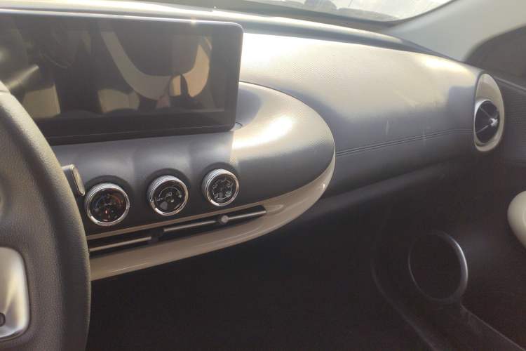 Used Wuling Bingo 2023 333 km Fast-Share Version Audio And AC Panel