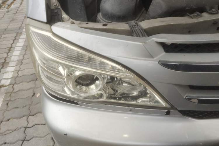 Used Jinbei Grace 2010 2.4L 3rd Generation Luxury Long-Wheelbase 9-Seater — 4RB2 Right Front Headlight