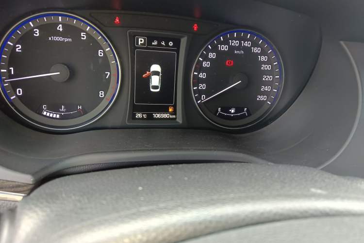 Used Hyundai Mistra 2016 1.6T Automatic Flagship TOP Model Odometer Close Up