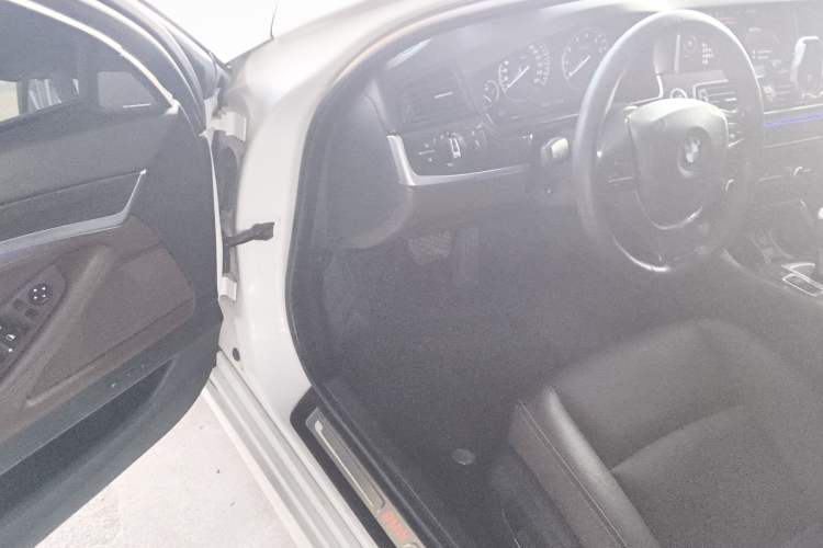 Used BMW 5 Series 2014 525Li Luxury Design Package