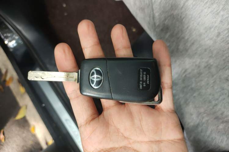 Used Toyota Camry 2015 2.0G Premier Edition Vehicle Key