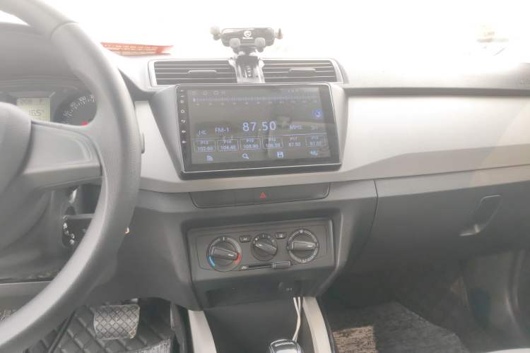 Used Skoda Fabia 2015 1.4L Automatic Front-Drive Model
