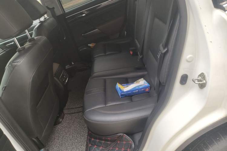 Used GAC Trumpchi GS7 2017 320T Two-Wheel-Drive Luxury Smart Connectivity Model Left Rear Seat