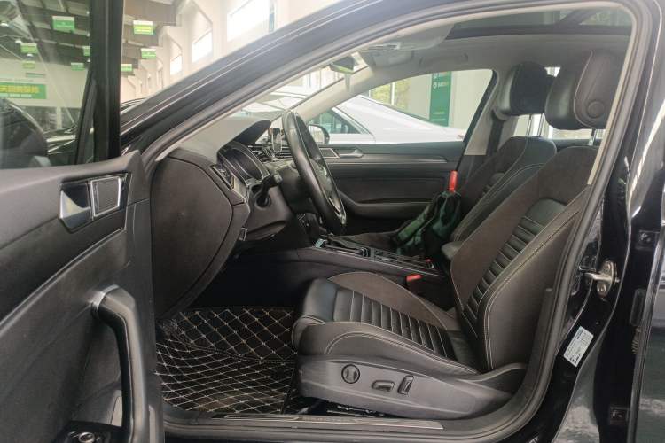 Used Volkswagen Magotan 2020 330TSI DSG Leading Model Driver Seat