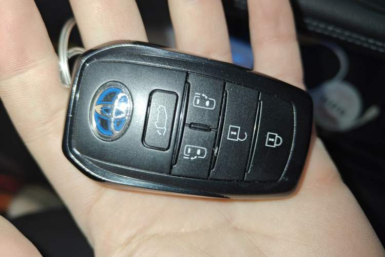 Used Toyota SIENNA 2021 2.5L Hybrid Ultimate Edition Vehicle Key