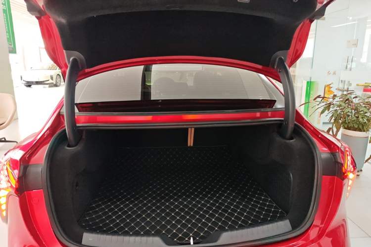 Used Hongqi Tiangong 05 2025 550 Smart Selection Trunk