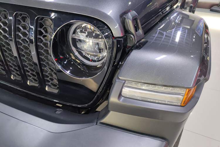 Used Jeep Gladiator 2022 3.6L Pioneer Edition