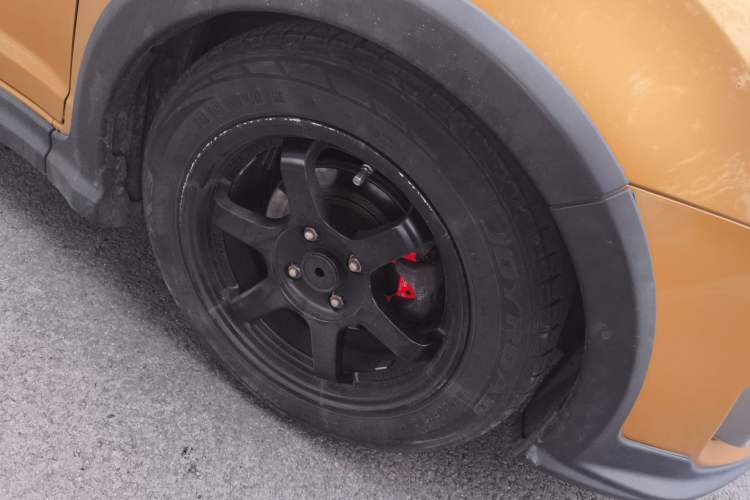 Used Suzuki Swift 2015 1.5L Manual Limited Edition Right Front Wheel Hub