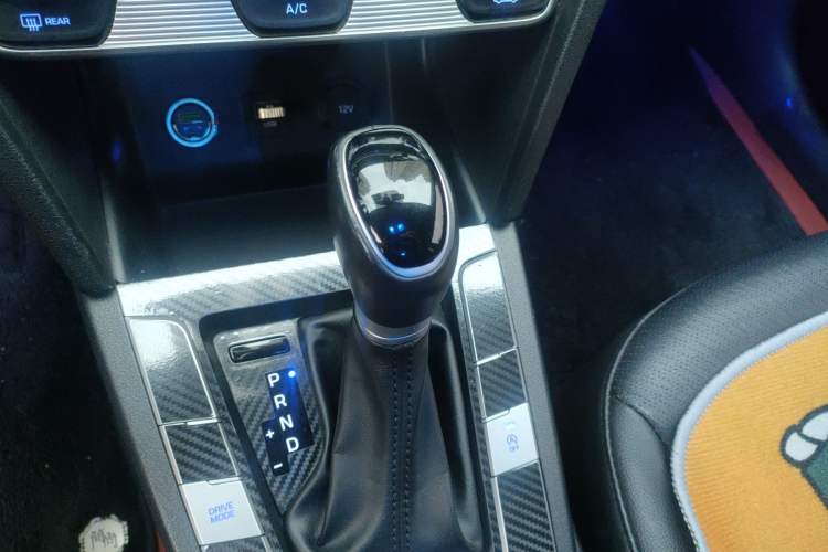 Used Hyundai Elantra (6th Generation / Lingdong) 2019 1.5L CVT ZhiXuan – Elite Version Gear Lever