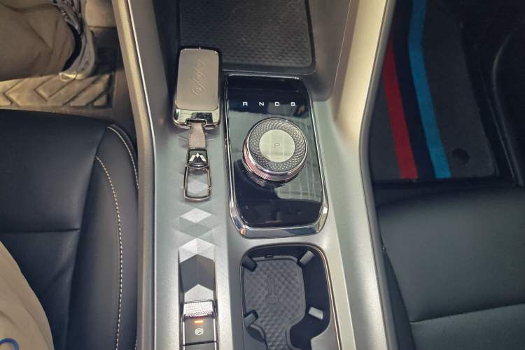 Used Wuling Xingyun 2023 2.0L DHT Standard Edition Gear Lever