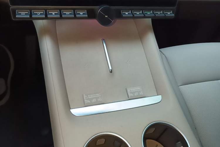 Used Xiaomi Auto YU7 2025 Ultra-Long Range All-Wheel Drive Pro Version
