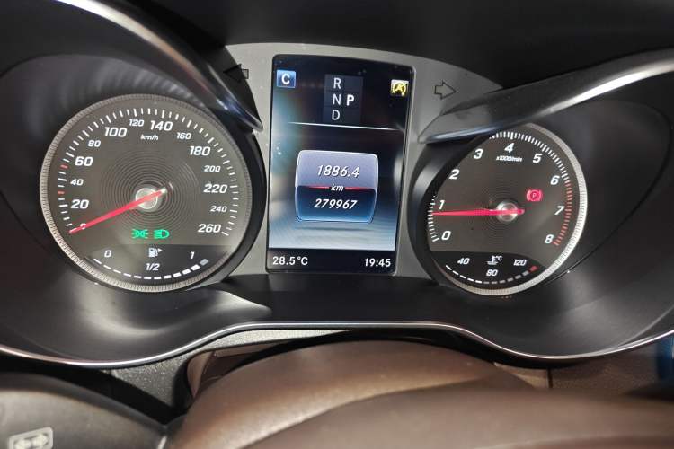 Used Mercedes-Benz GLC 2019 GLC 260 L 4MATIC Luxury Model Odometer Close Up