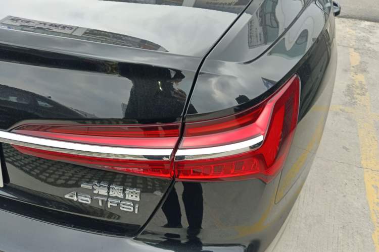 Used Audi A6L 2022 40 TFSI Luxury Dynamic Model Right Rear Taillight