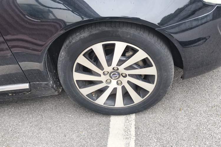 Used Volvo S80L 2015 2.0T T5 Smart Luxury Edition Right Front Wheel Hub