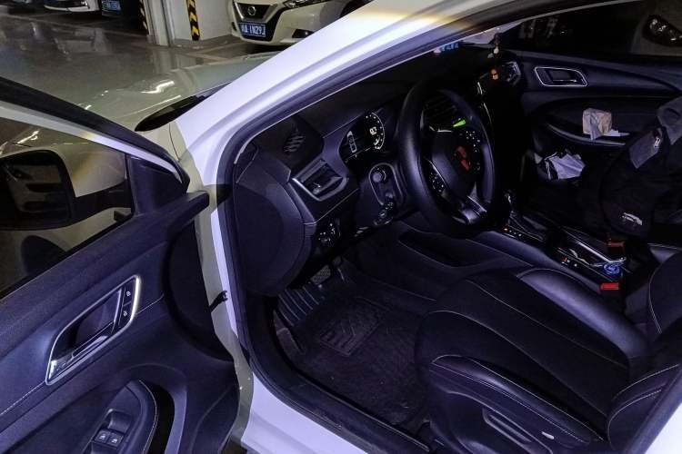 Used Roewe i5 2020 1.5L Automatic 4G Connect Luxury Flagship Edition