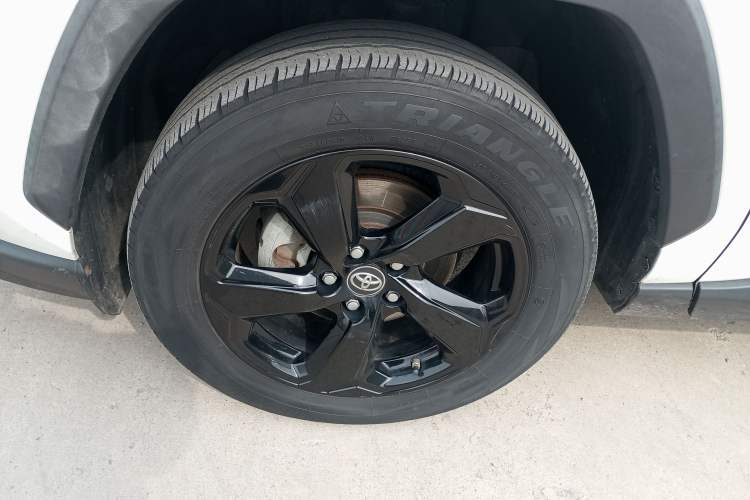 Used Toyota RAV4 2020 Dual-Engine 2.5L E-CVT 4x4 Elite PLUS Edition