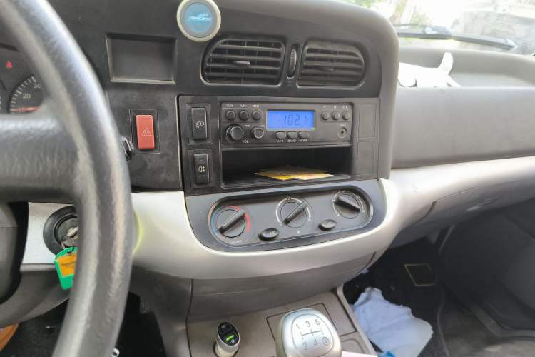 Used Jinbei Hiace 2016 2.0L Express Series Standard Version V19