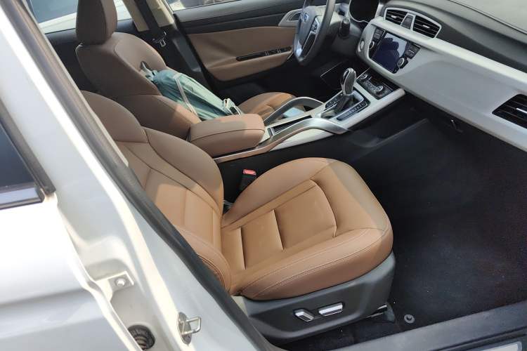 Used Geely Auto Emgrand X7 Sport 2016 1.8TD Automatic ZhiZun Version