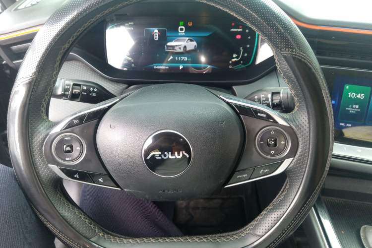 Used Dongfeng Aeolus Yixuan MAX 2023 1.5T Ultra-Stylish Trendsetting Dad Edition Steering Wheel