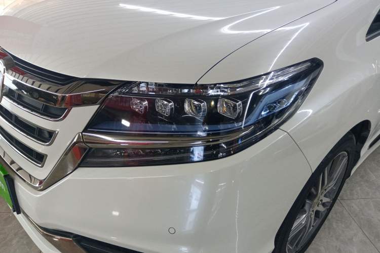Used Honda Elysion 2019 2.0L Hybrid Supreme Edition
