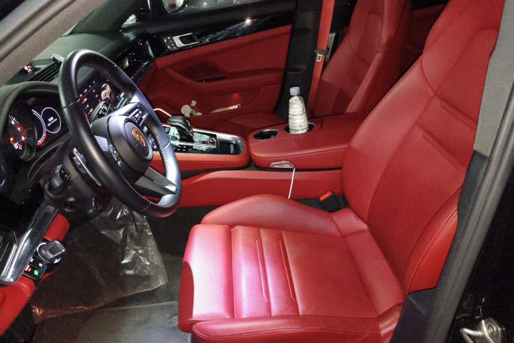 Used Porsche Panamera 2023 Restyled Panamera 4 Executive Extended Platinum Edition 2.9T Left Front Seat