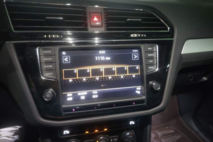 Used Volkswagen Tiguan L 2018 330TSI Automatic Two-Wheel Drive Luxury Edition Audio And AC Panel