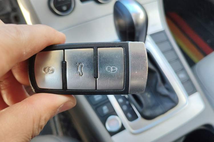 Used Volkswagen Magotan 2015 Facelift 1.8TSI Luxury Model Vehicle Key