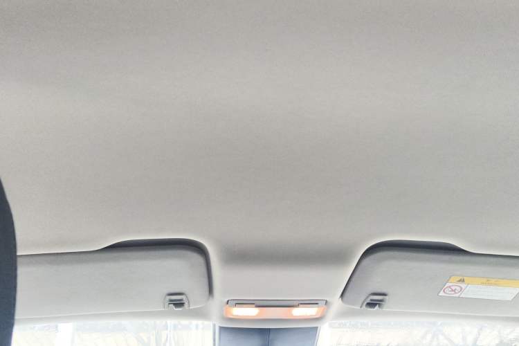 Used Chevrolet Trax 2014 1.4T Manual Two-Wheel Drive Comfort Model Headliner