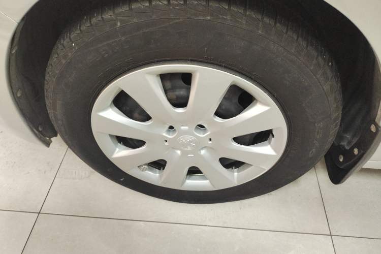 Used Peugeot 301 2014 1.6L Manual Comfort Edition Exterior 3