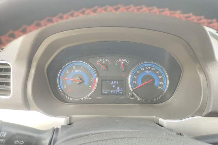 Used Dongfeng Fengon 360 2015 1.5L Manual Comfort 7-Seater China IV Standard