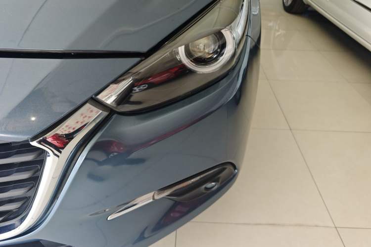 Used Mazda 3 Axela 2017 Sedan 1.5L Automatic Luxury Model Emission Standard China V Left Front Headlight